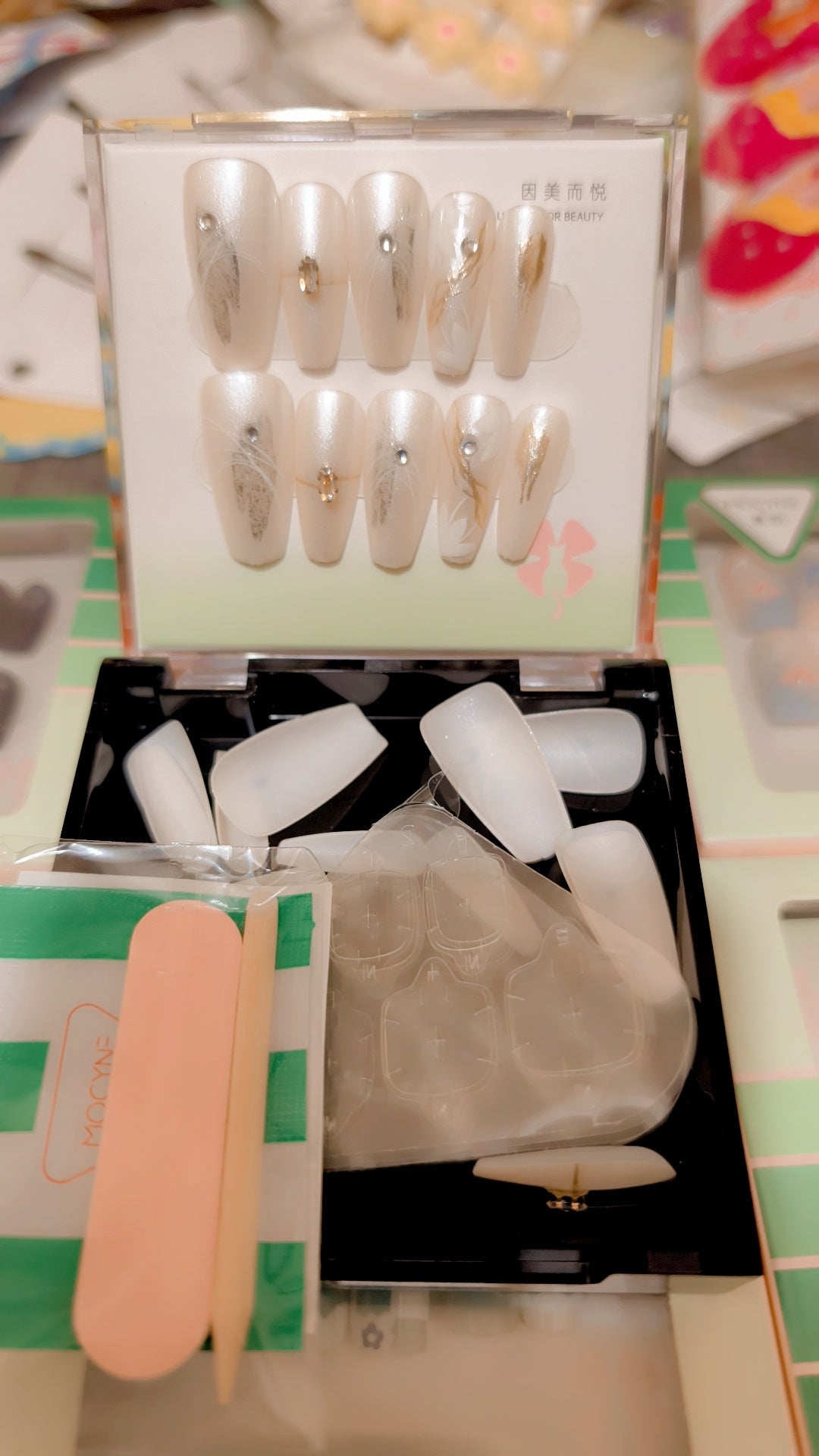 1 kilogram Printed and Fancy nails (plastic box packing nails)
