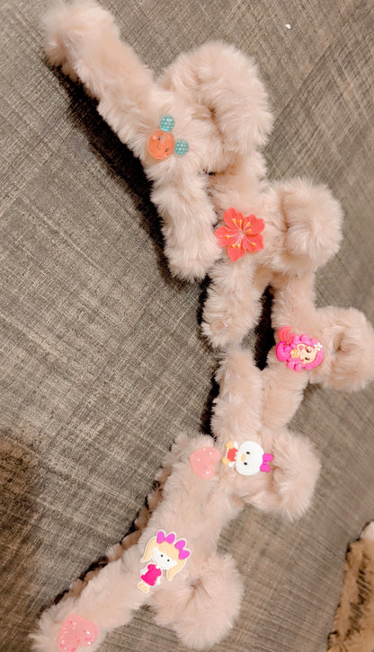 10 different character Fur catchers