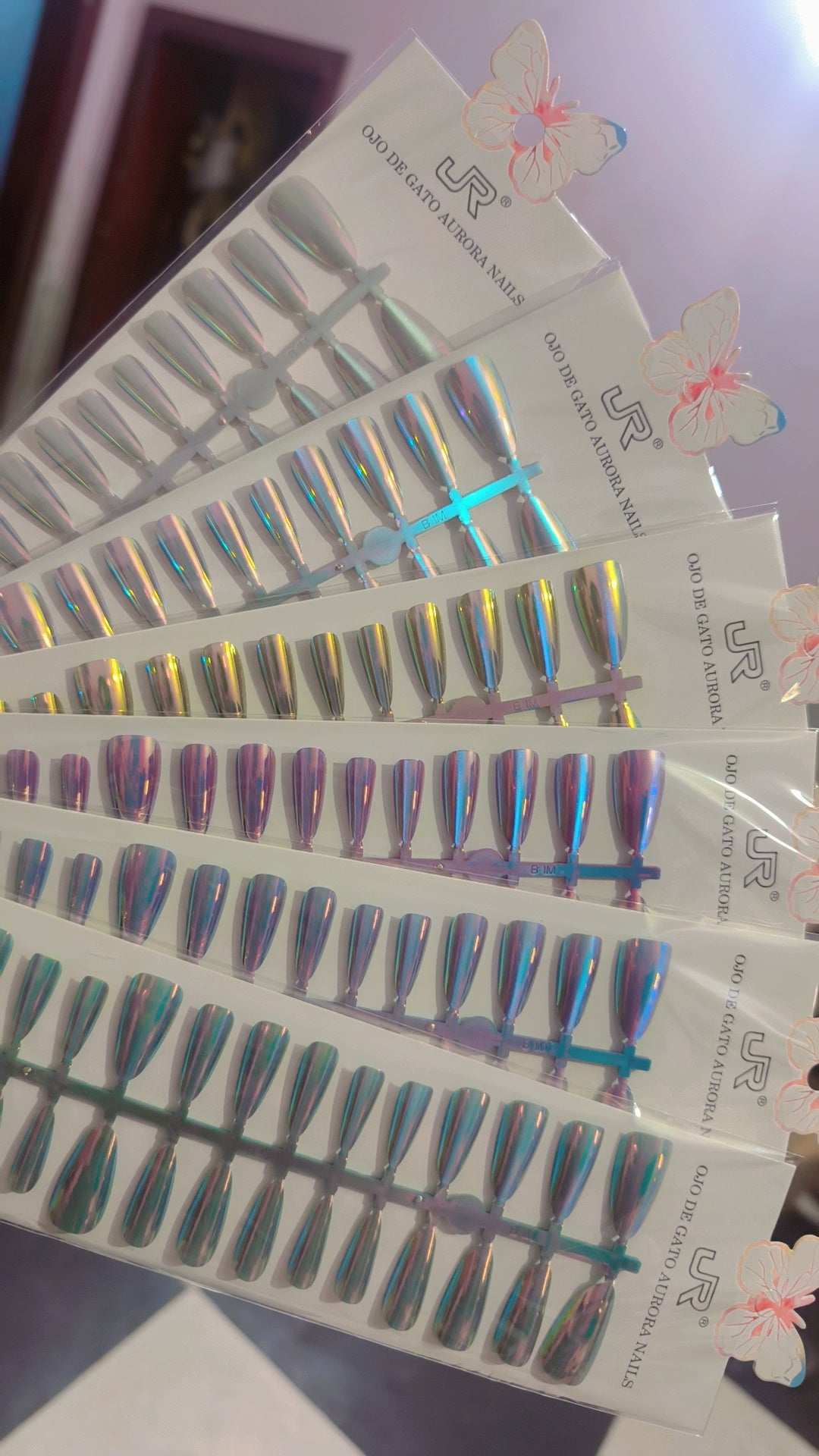 Set of 6 pieces of stick cat eye nail (30 nails in each stick)
