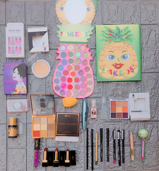 1 kg Makeup including all basic makeup items
