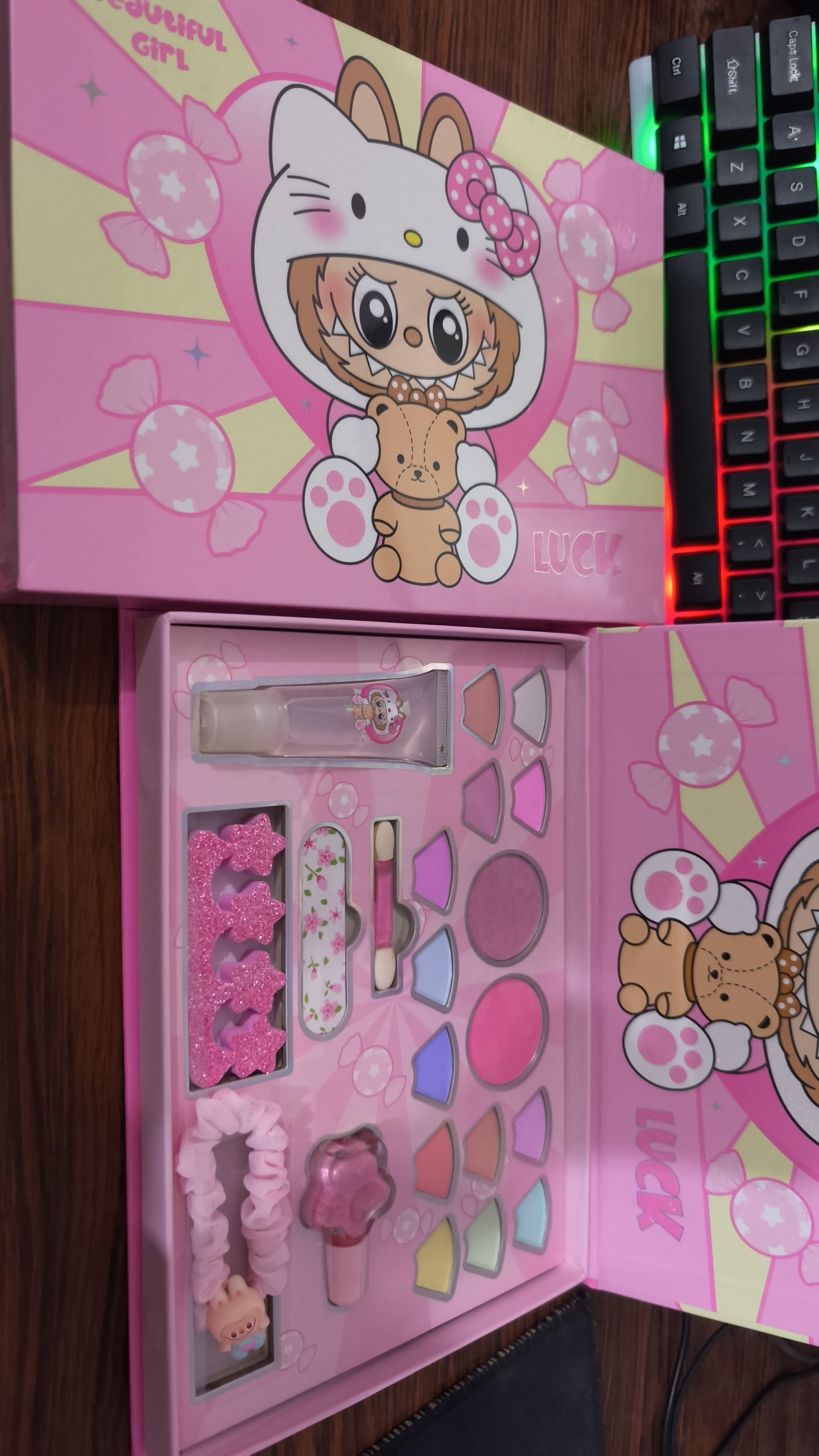 "Beautiful Girl LUCK" children's makeup kit / eyeshadow palette.