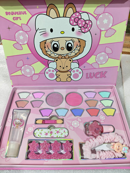 1 kg Makeup including all basic makeup items