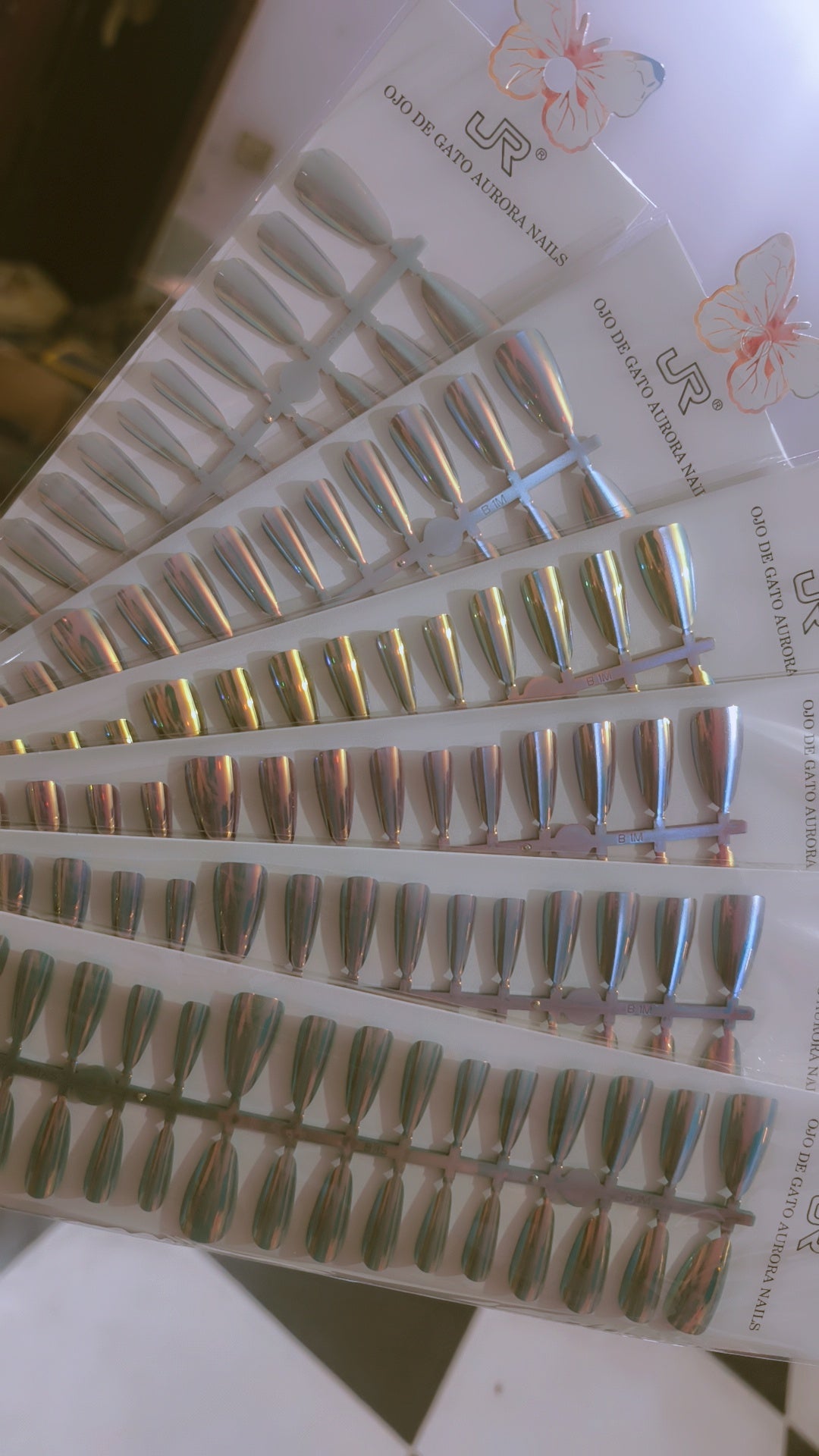 Set of 6 pieces of stick cat eye nail (30 nails in each stick)