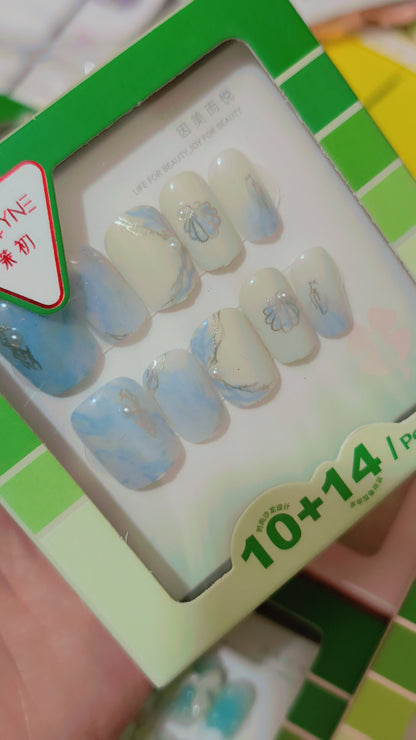 1 kilogram Printed and Fancy nails (plastic box packing nails)