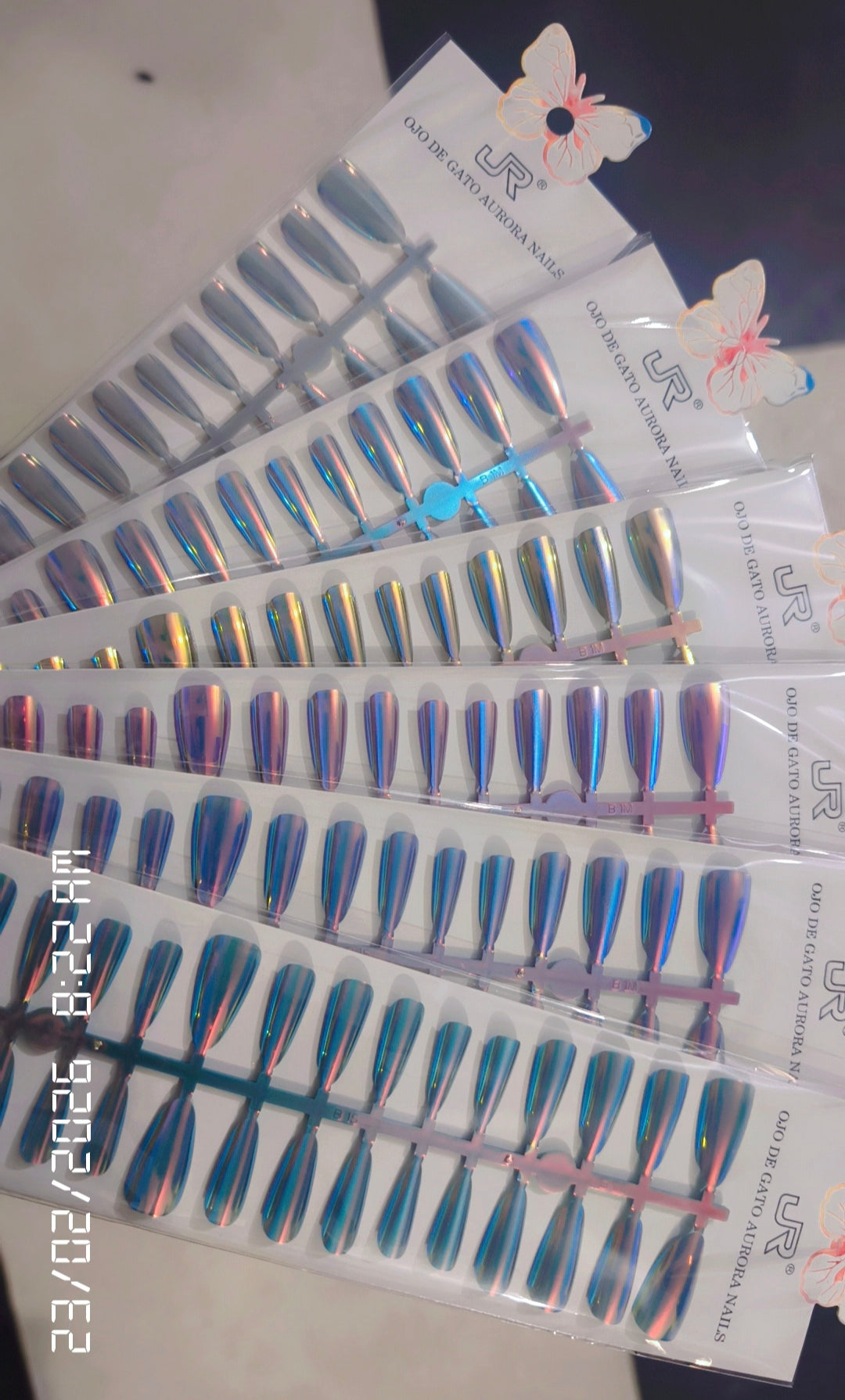 Set of 6 pieces of stick cat eye nail (30 nails in each stick)