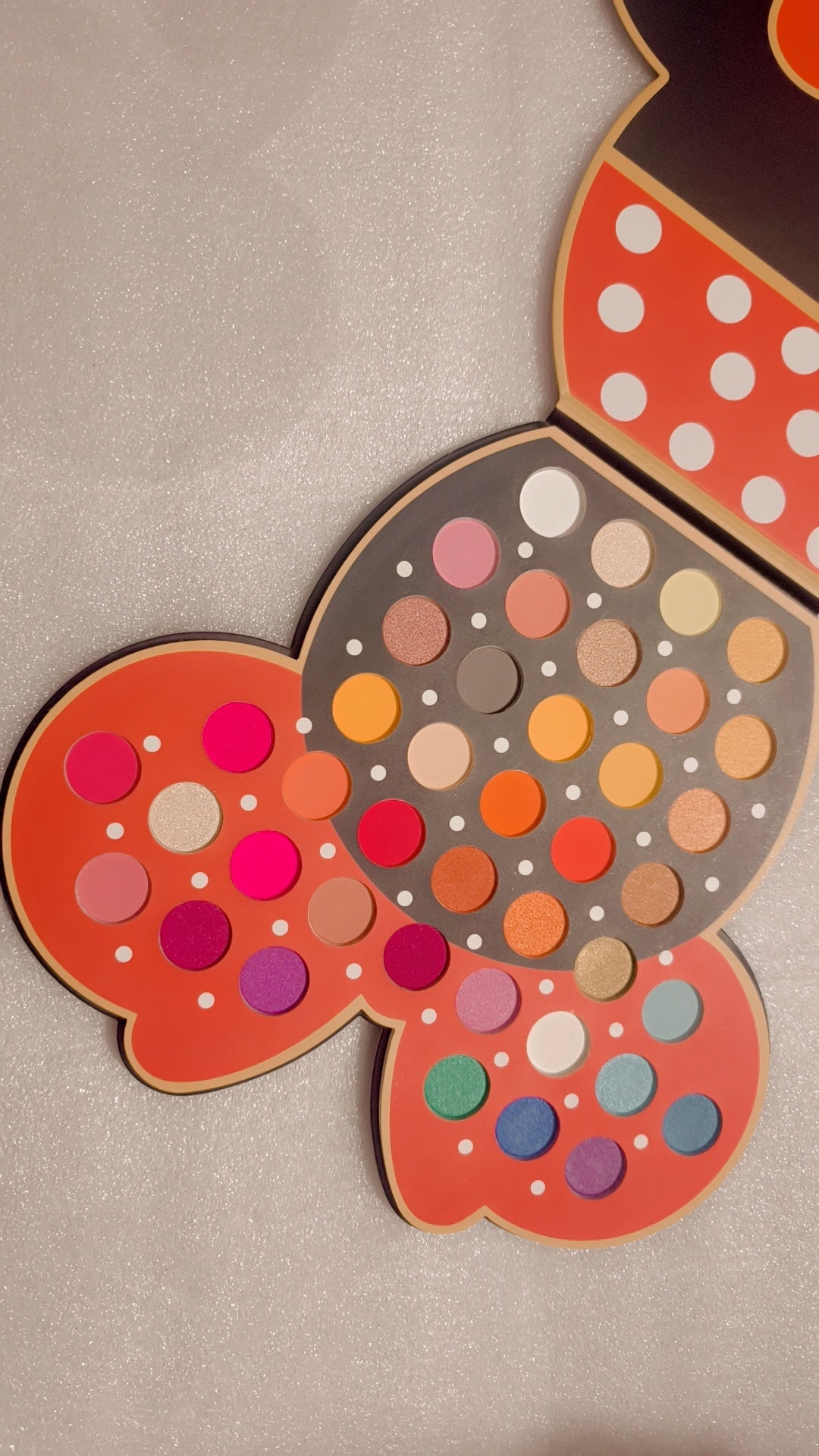 41 shades Disney Mickey Mouse Pallet