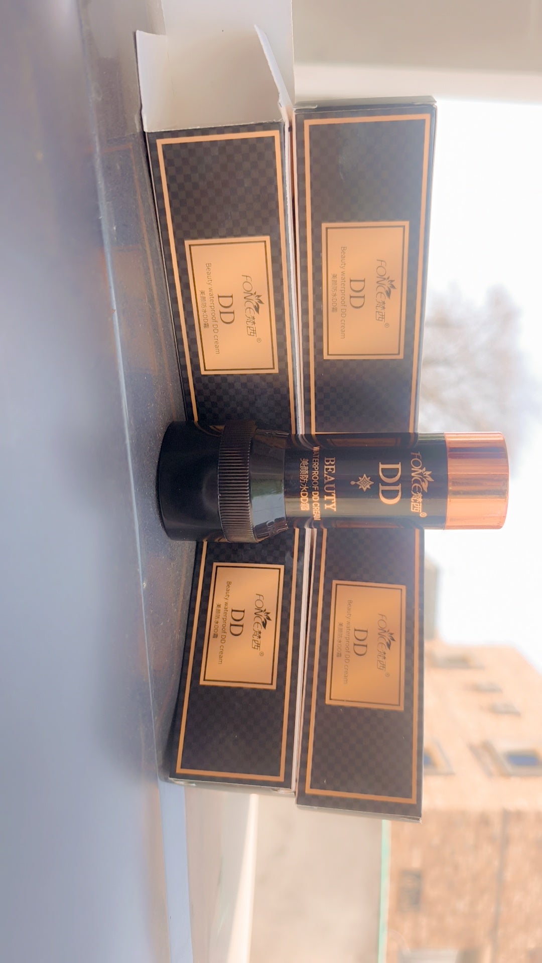 Water proof 2 in 1 foundation+ applying puff